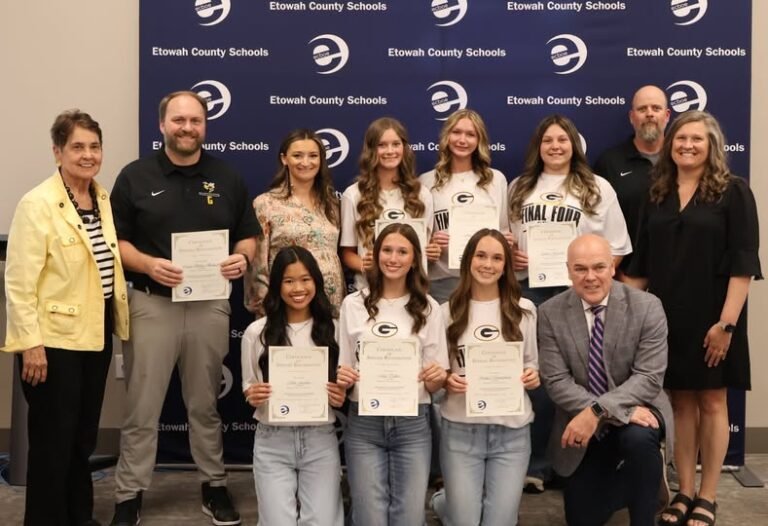 040826_girlsbasketball_sub